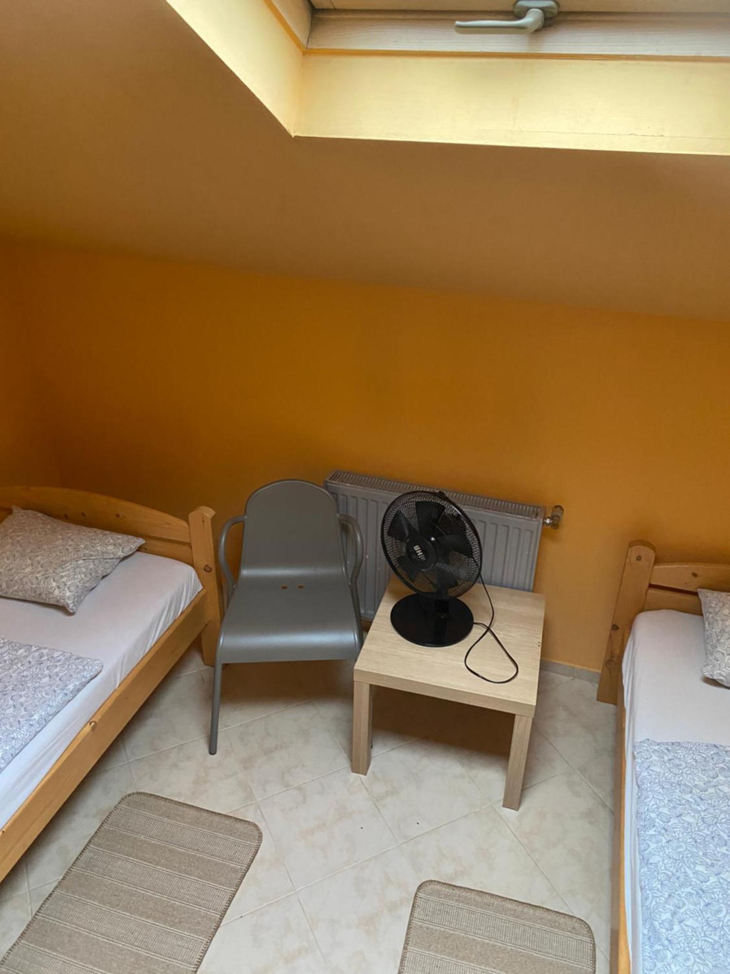 Hostel Art Space