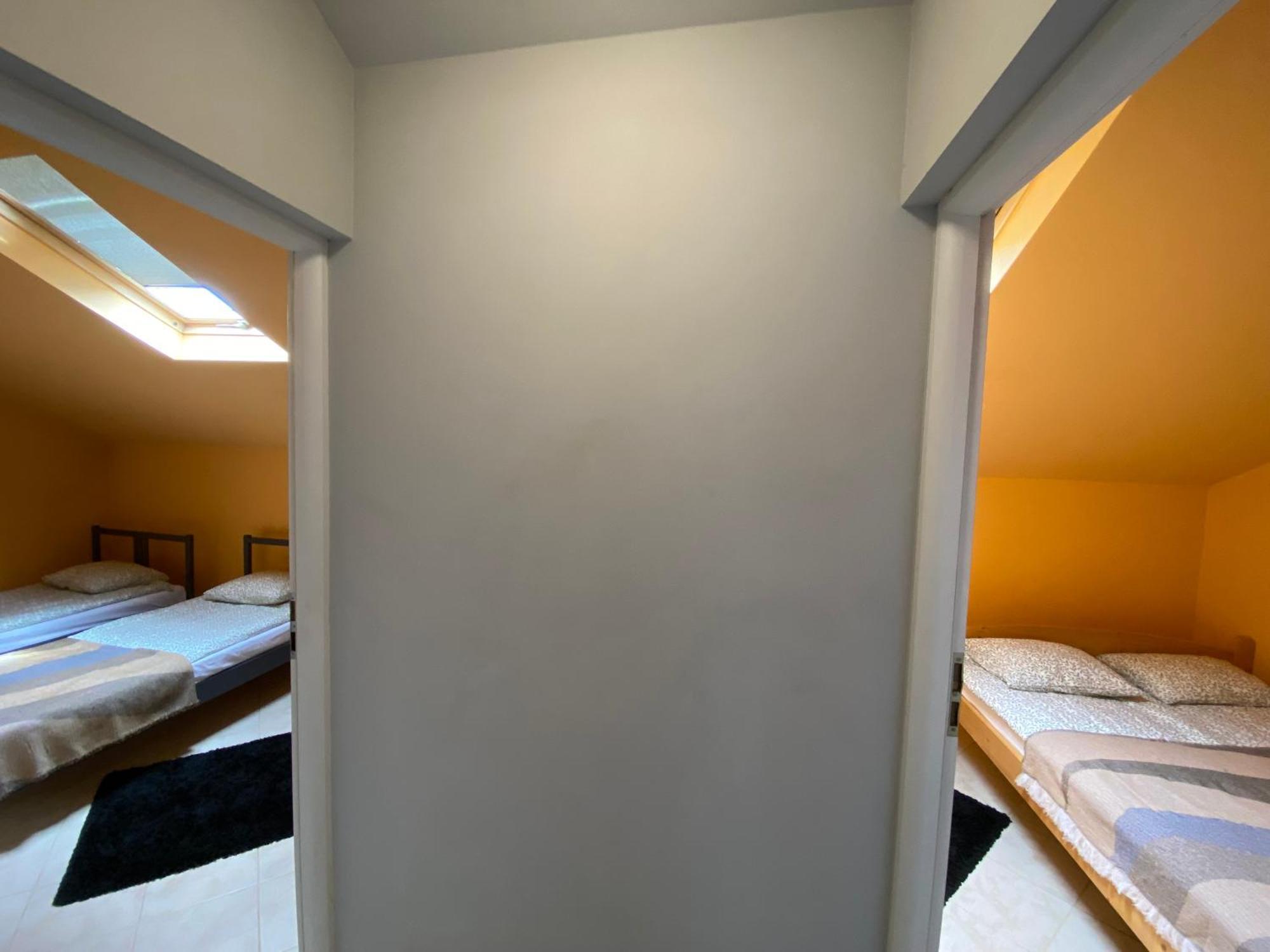 Hostel Art Space